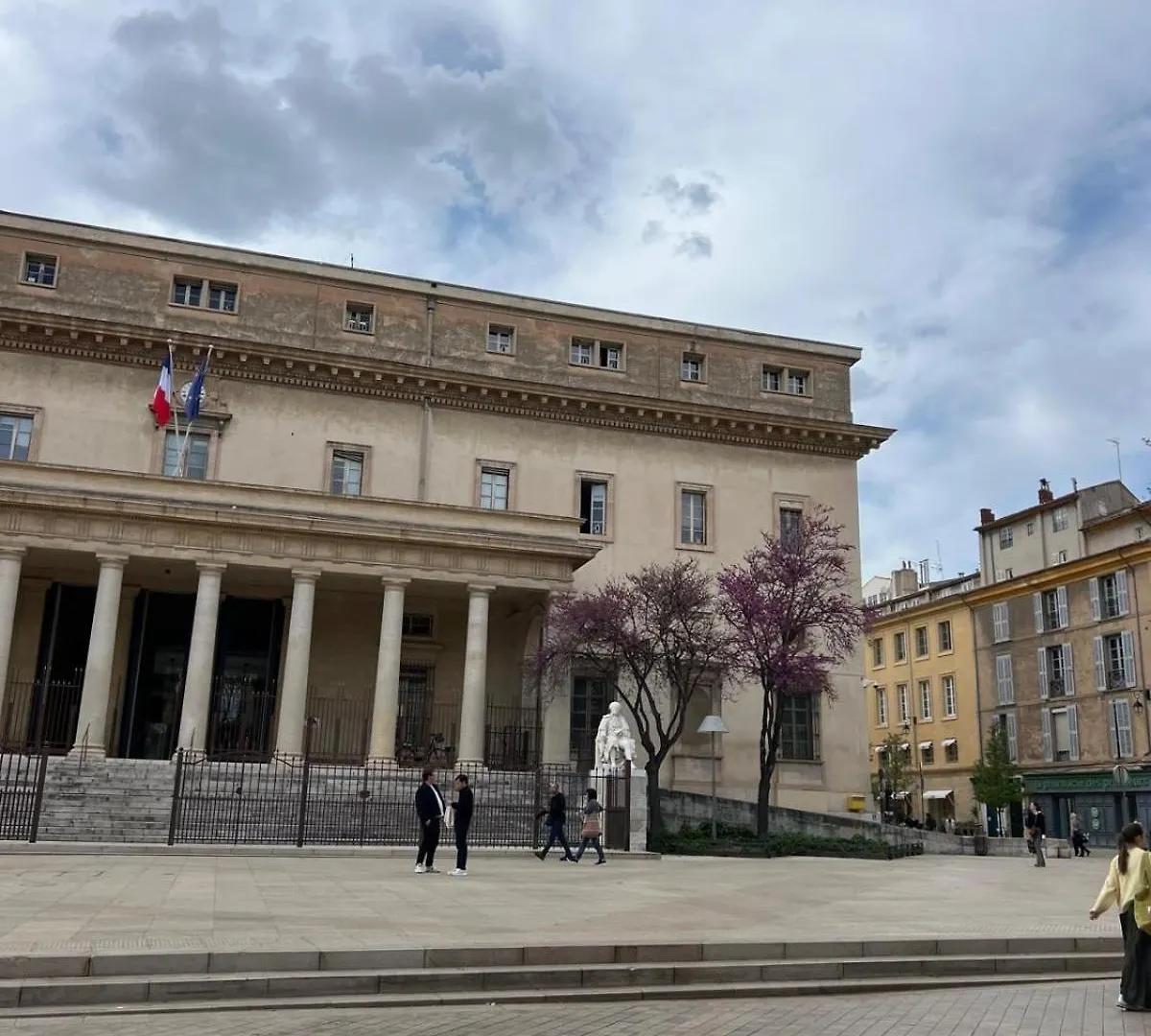 Апартаменты Le Chastel, T3, Aix Centre Ville Экс-ан-Прованс
